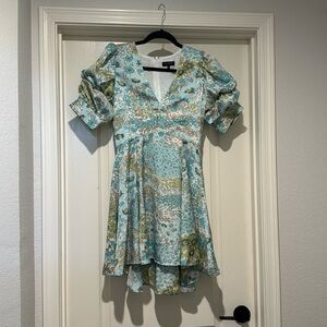 Beautiful V neck tiered bubble puff sleeve mini dress